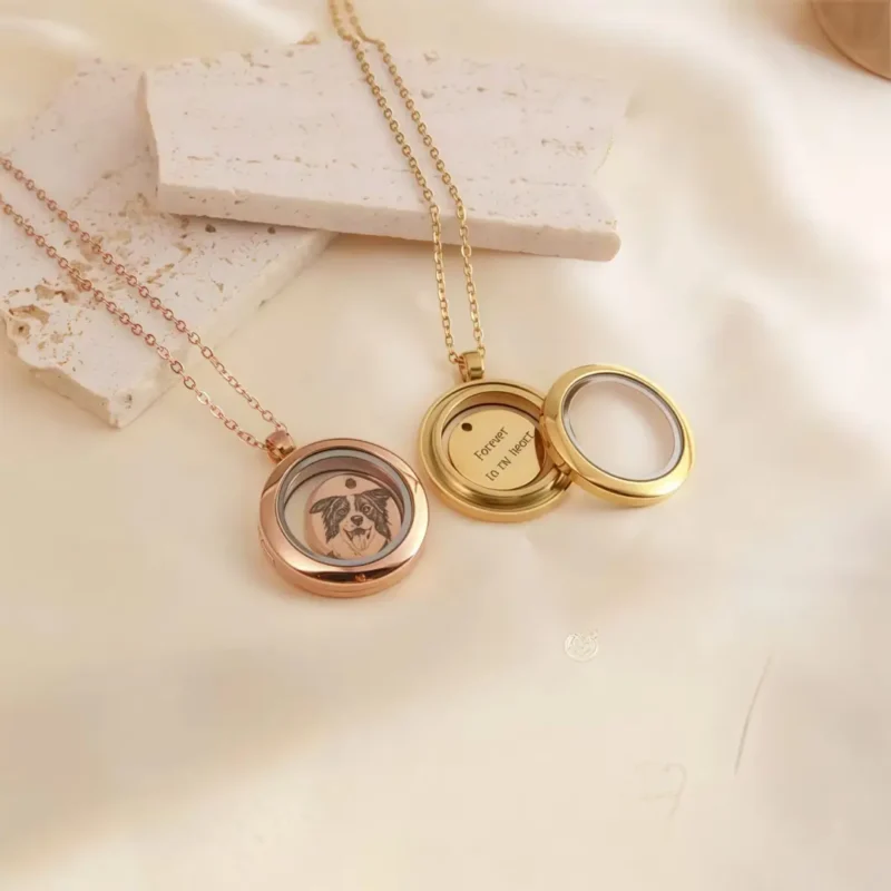 Craflzy-necklace with pet portrait 1